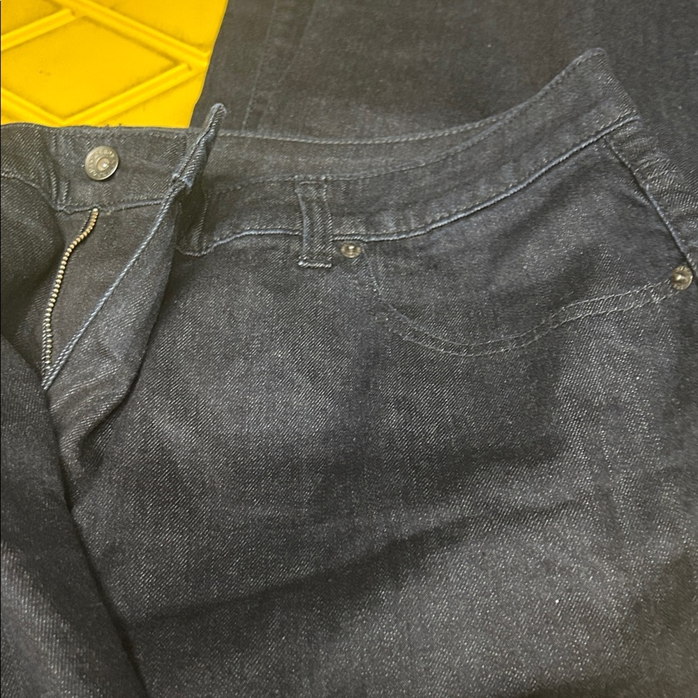 New DARK wash denim in size 22W - Picture 8 of 9